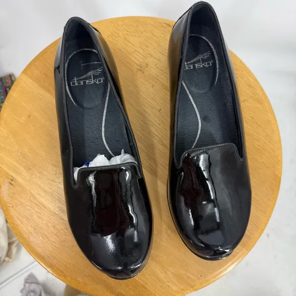 Dansko Women's Olivia Clog, Black Patent Black clog, loafer 38/7.5–8