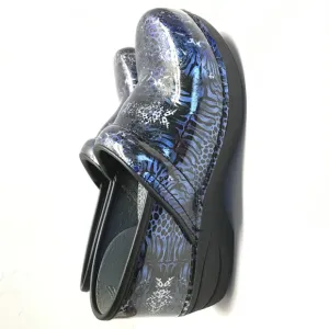 Dansko XP 2.0 Clogs Loafers Shoes Women’s Sz 38 EU 7.5 - 8 US Blue Black Patent