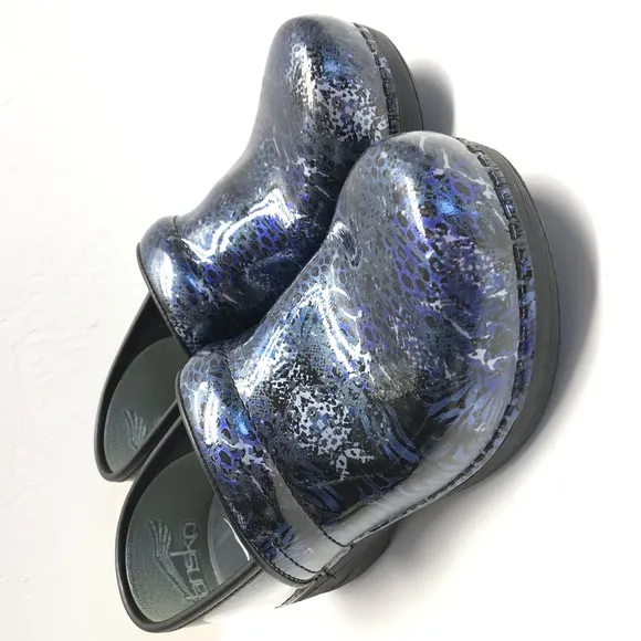 Dansko XP 2.0 Clogs Loafers Shoes Women’s Sz 38 EU 7.5 - 8 US Blue Black Patent