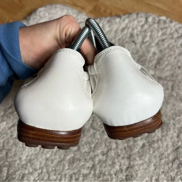 David Tate: Classic Elastic Back White Leather Slip On Tassel Loafers Size 9.5WW