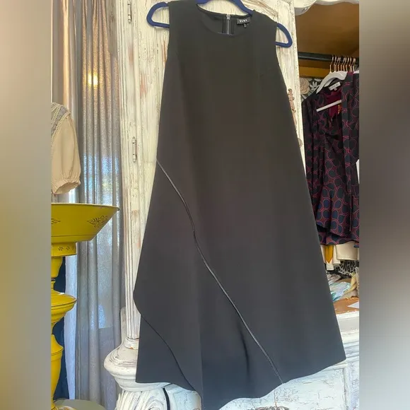 DKNY great looking black dress🥰