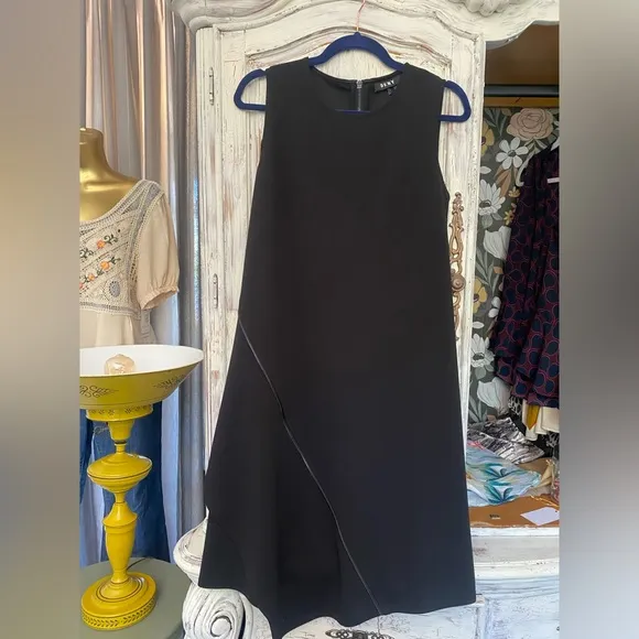 DKNY great looking black dress🥰