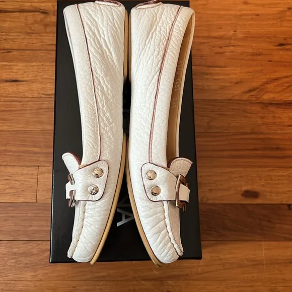 Dolce &amp; Gabbana White Leather Driving Loafers 39.5