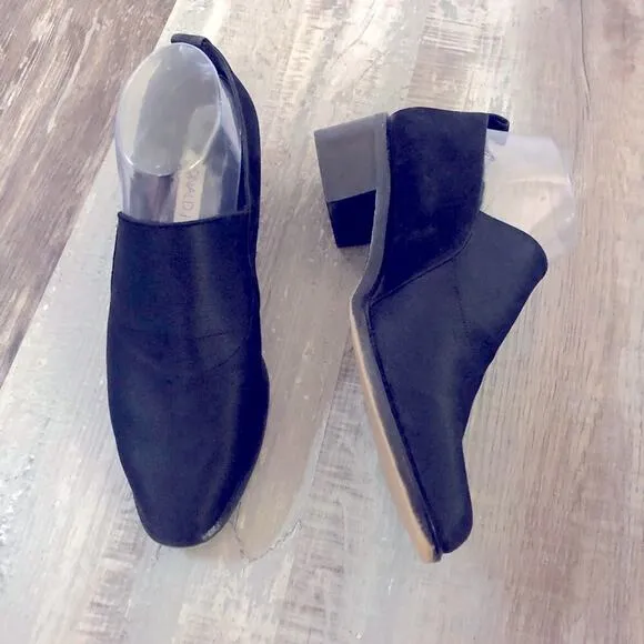 Donald J Pliner black stretchy fabric front suede back slip on loafers US 7.5