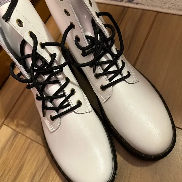 Dr. Martens White Combat Boots Size 10 Ladies 9 Men