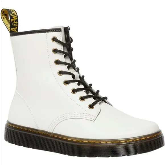 Dr. Martens Zavala 8 Eyelet Boots | White