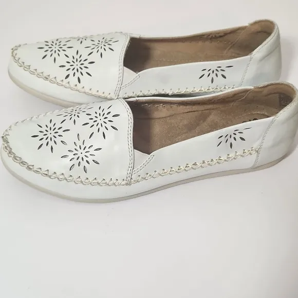 earth origins womens shoes sz 9.5 white leather slip on flats freya euc