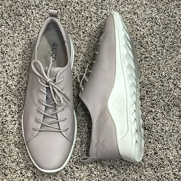 ECCO Leather Sneakers, Size EU 41/US 10, Color Gray