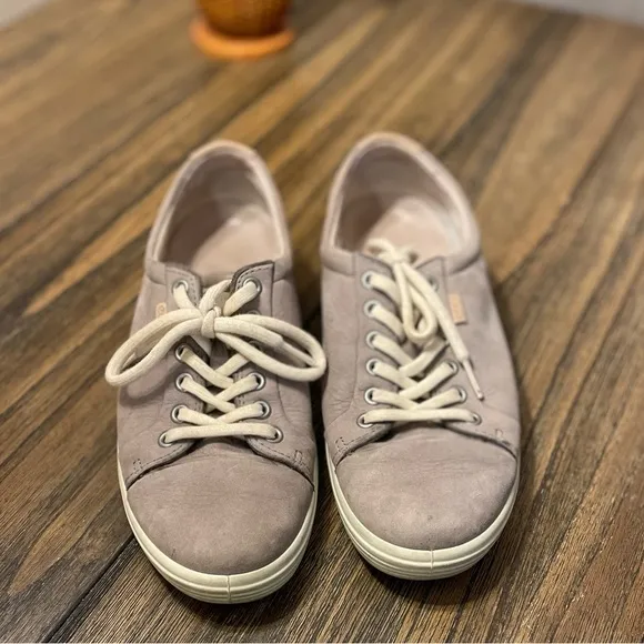 ECCO SOFT 7 Gray Rose Nubuck Leather Comfort Sneakers Size 8 EU 39 Smart Casual