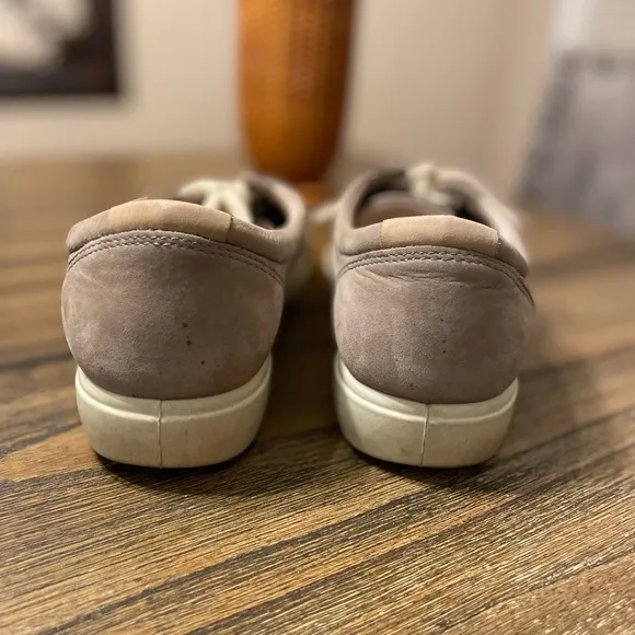 ECCO SOFT 7 Gray Rose Nubuck Leather Comfort Sneakers Size 8 EU 39 Smart Casual