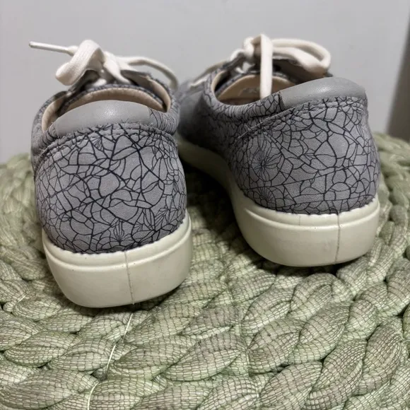 Ecco Soft 7 Nubuck Chic Grey Mosaic Lace Up Comfort Sneakers NWOB