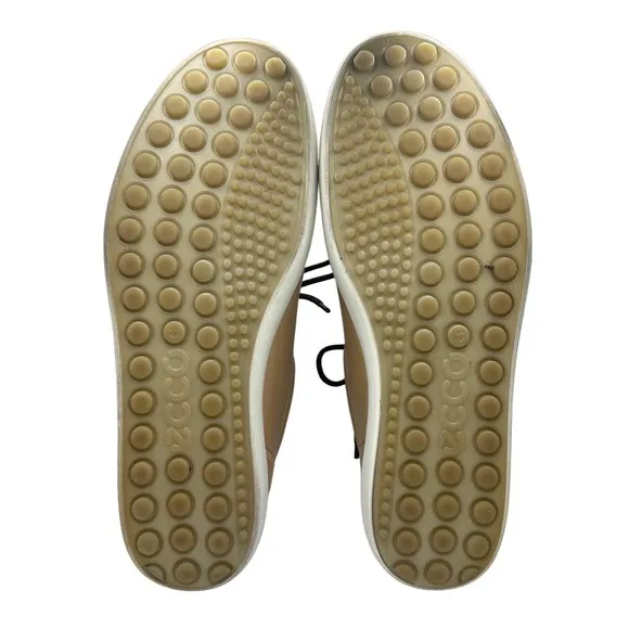 Ecco | Women | Soft 7 Neutral Leather Extra Wide Casual Sneakers | Size 10