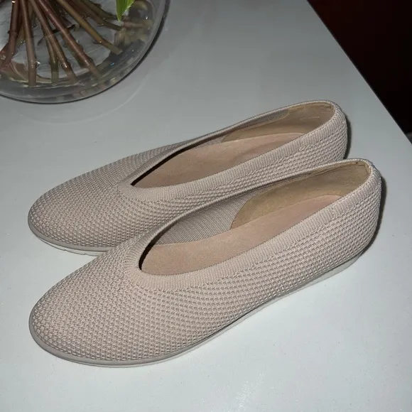 EILEEN FISHER Heaven Mesh Flats Size 9