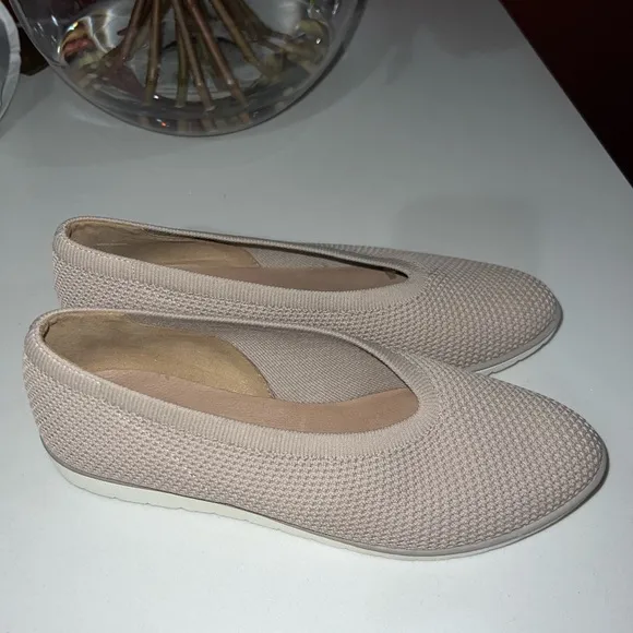 EILEEN FISHER Heaven Mesh Flats Size 9