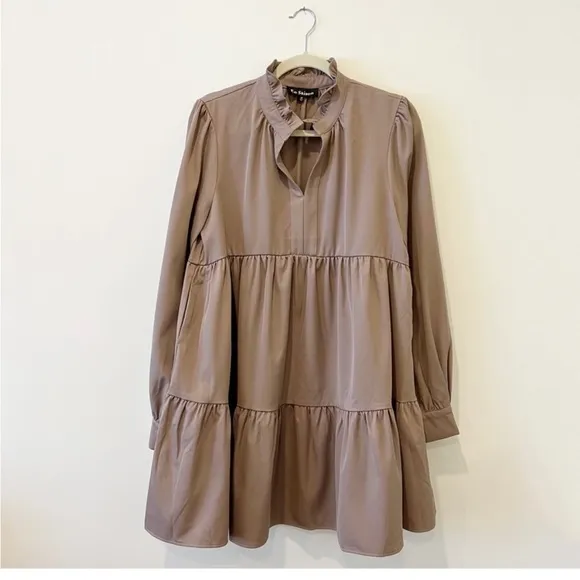 En Saison Tiered Babydoll Dress in mushroom sz xs