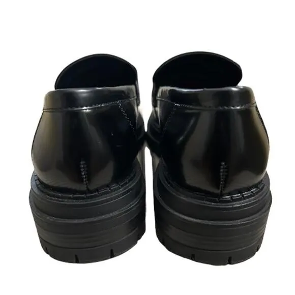 EUC Calvin Klein Women's Black Grant Slip-On Lug Sole Casual Loafer. Size 6.5