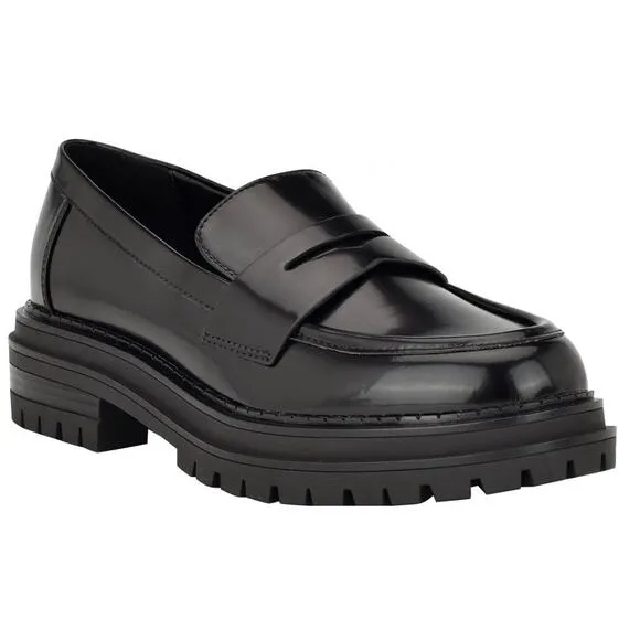 EUC Calvin Klein Women's Black Grant Slip-On Lug Sole Casual Loafer. Size 6.5