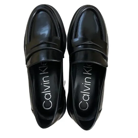 EUC Calvin Klein Women's Black Grant Slip-On Lug Sole Casual Loafer. Size 6.5
