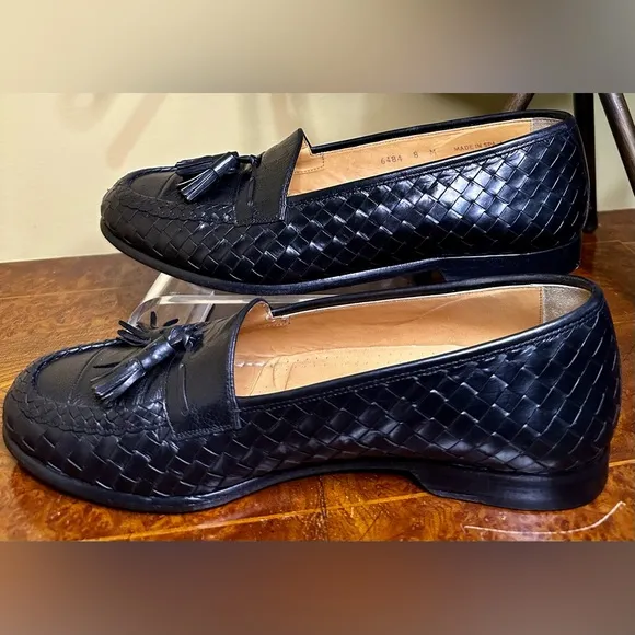 EUC Magnanni Black Tassel Loafers. Basket-Weave and Ostrich Embossed. Size 8