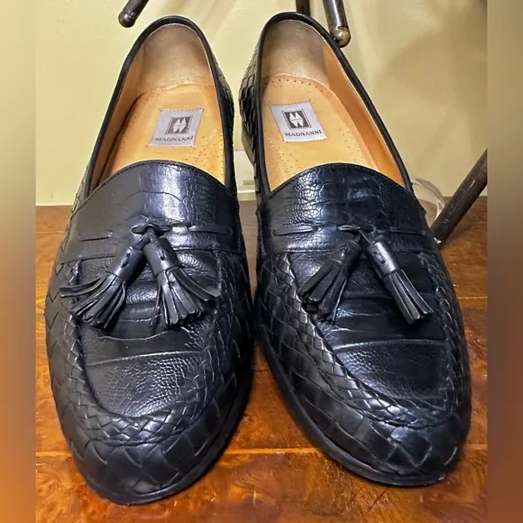 EUC Magnanni Black Tassel Loafers. Basket-Weave and Ostrich Embossed. Size 8