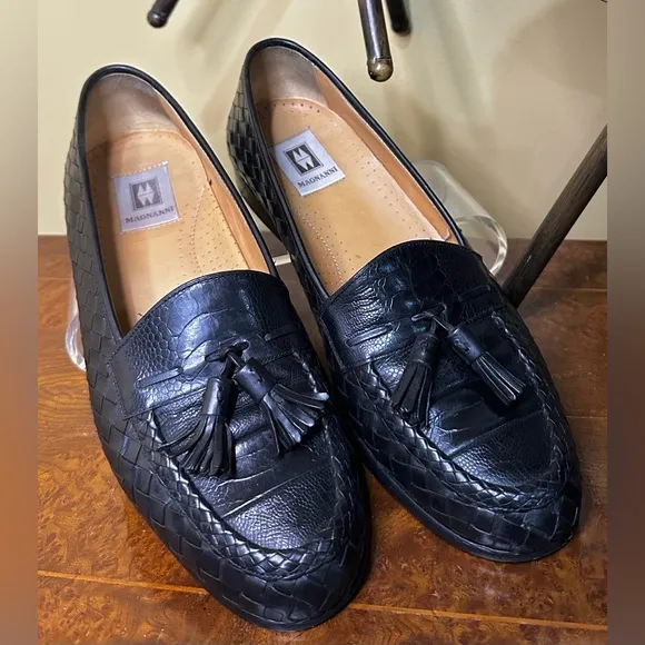 EUC Magnanni Black Tassel Loafers. Basket-Weave and Ostrich Embossed. Size 8