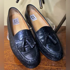 EUC Magnanni Black Tassel Loafers. Basket-Weave and Ostrich Embossed. Size 8