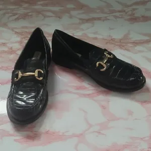 EUC Steve Madden Black Moc Crocodile Pattern Loafers with Gold Accents Sz 7.5M