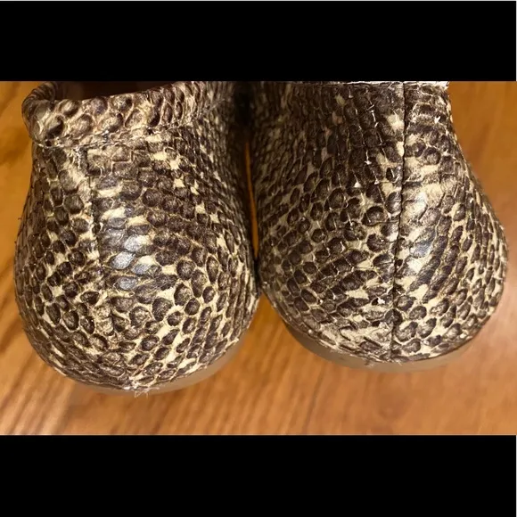 EUC Stuart Weitzman Snakeskin Loafers, Brown