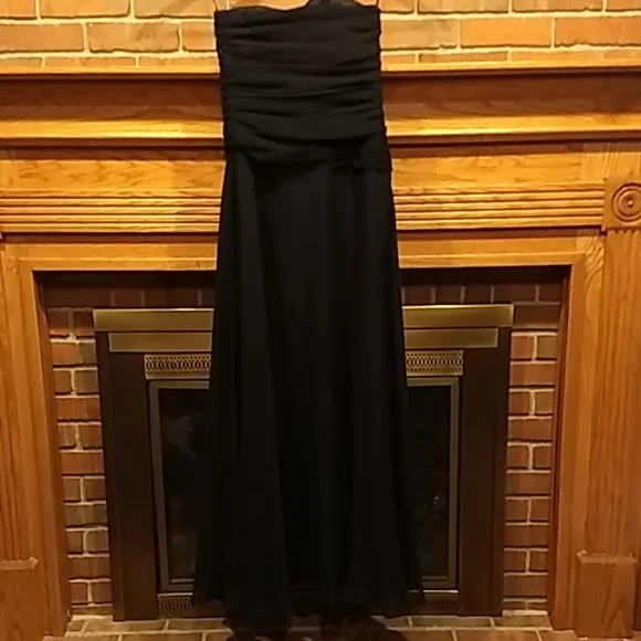 EUC Sz 10 Vera Wang black chiffon dress