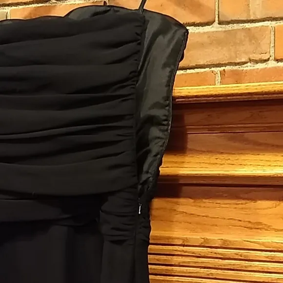 EUC Sz 10 Vera Wang black chiffon dress