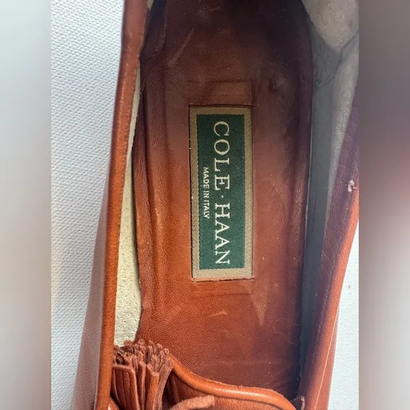 EUC women’s size 9 brown leather Cole Haan loafers  with tassels