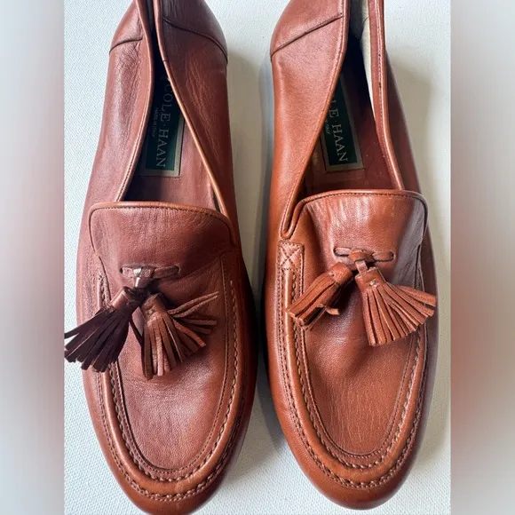 EUC women’s size 9 brown leather Cole Haan loafers  with tassels