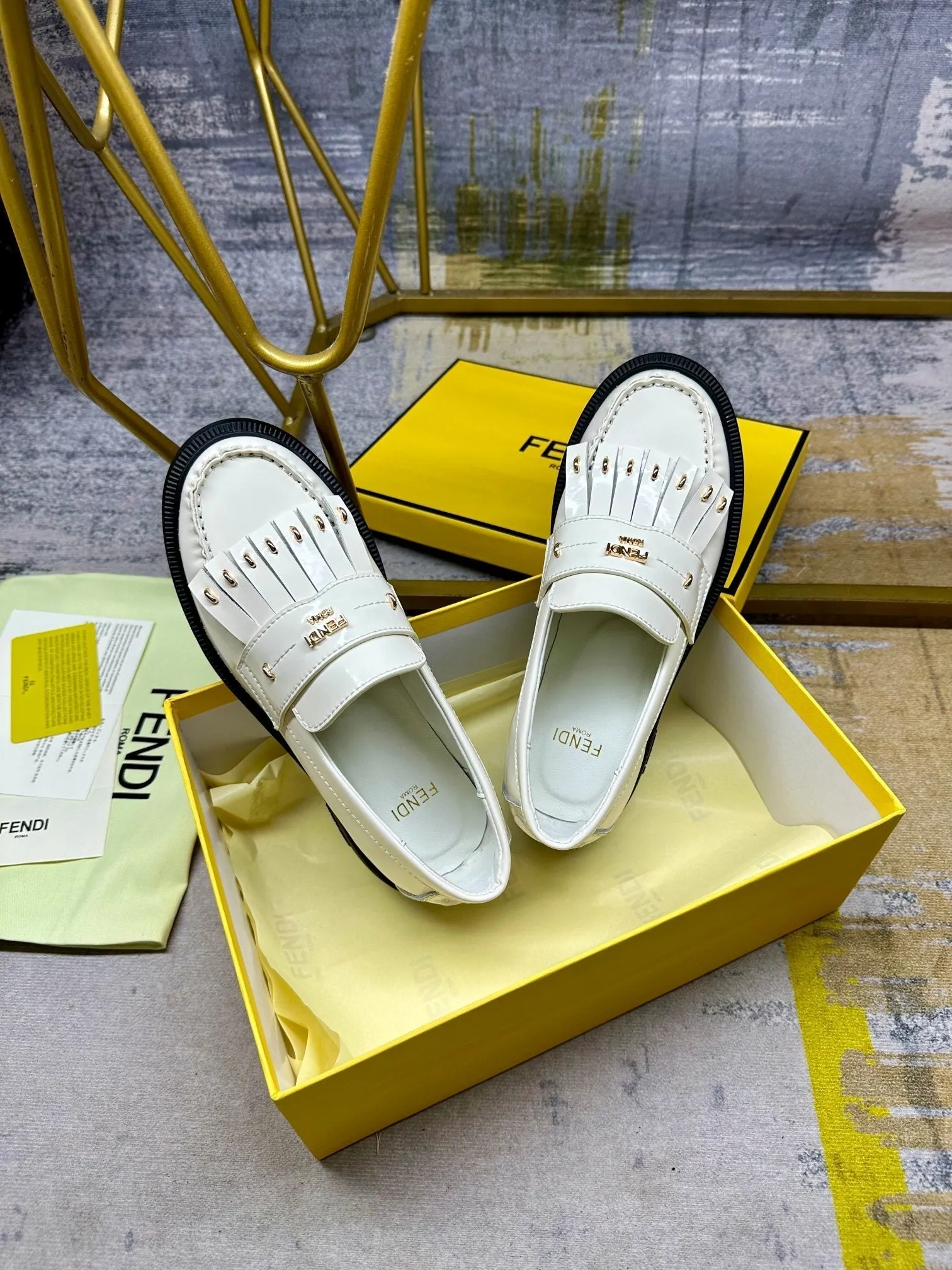 FENDI IN FENDI BAGUETTE CALFSKIN Positive reviews WITH WHITE Money-saving HARDWARE GOLD LOAFERS