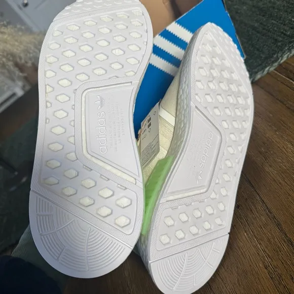 FLASH SALE! Adidas NMD -R1 cream sneakers