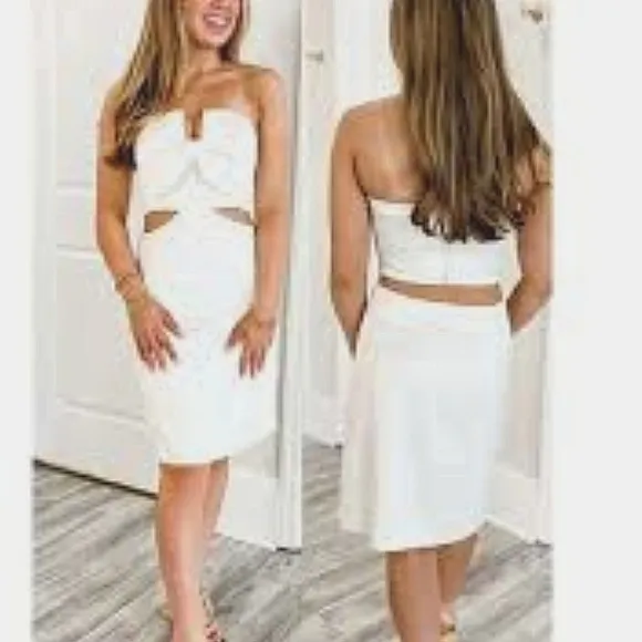 FLORA BEA Kayle Dress In Whitebridge. Size Small NWOT