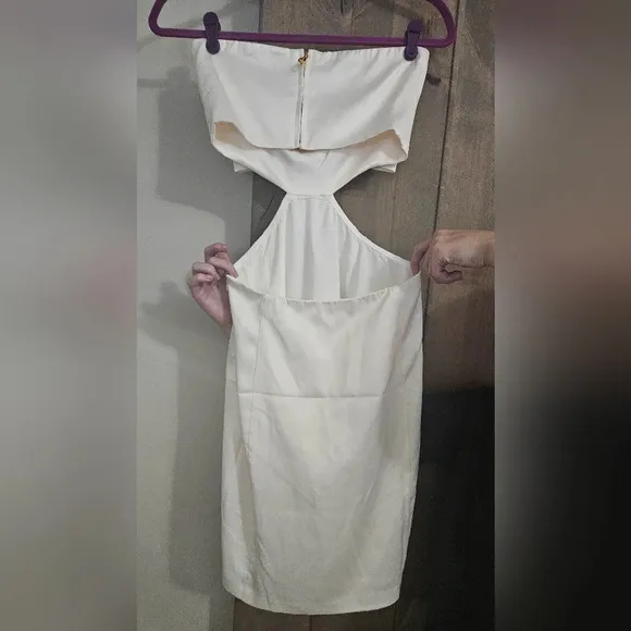 FLORA BEA Kayle Dress In Whitebridge. Size Small NWOT