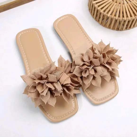Floral Strappy Flat Sandals For Summer Beach With A Fashionable