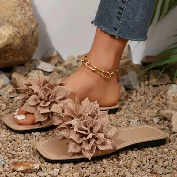 Floral Strappy Flat Sandals For Summer Beach With A Fashionable