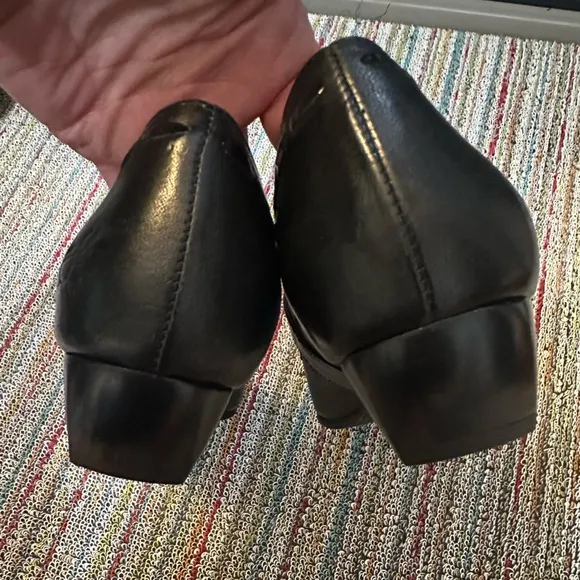 Fluevog NEARLY NEW Truth Colleen black loafers w/ skull t-strap buckle - 6