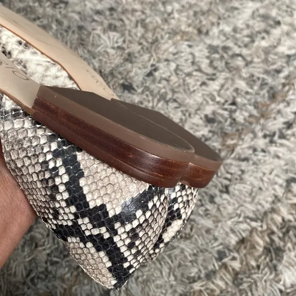 Franco Sarto A-Toby open sides snakeskin pointed to flats size 7