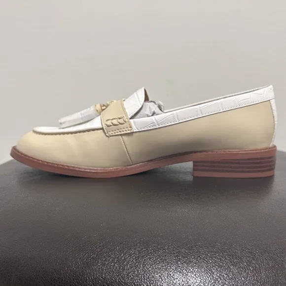 Franco Sarto Ivory White Carolyn Low Faux Leather Tassels Loafers 9W 9 Wide NIB
