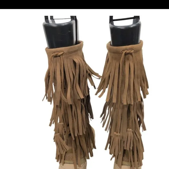 Free People Brand New LaidBack London Pull on Fringe Suede boots Coachella 🌈🌸