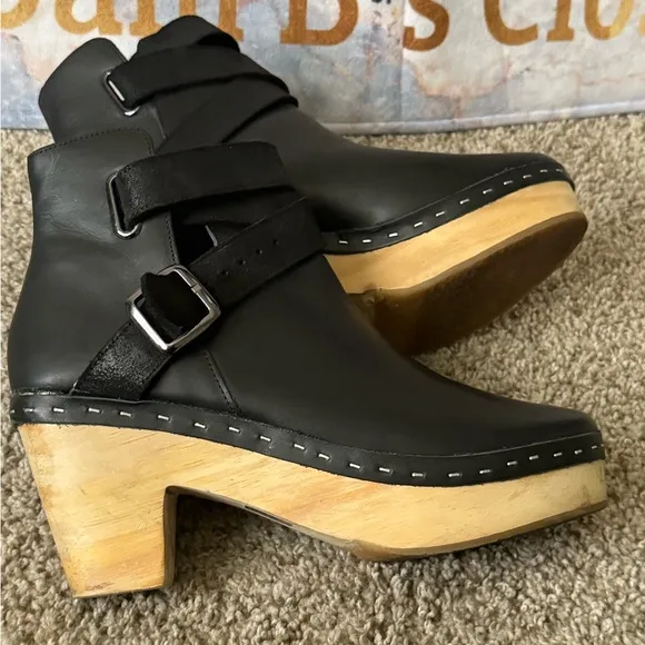 FREE PEOPLE Bungalow Clog Leather Booties Leather Ankle Boots