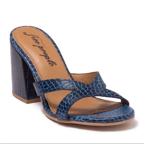Free People Charlie V Block Heel Sandals Blue Croc Size 39 slides reptile boho