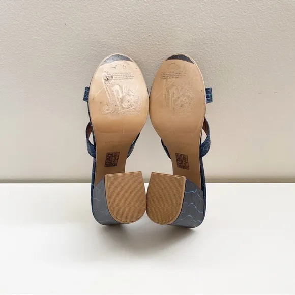 Free People Charlie V Block Heel Sandals Blue Croc Size 39 slides reptile boho