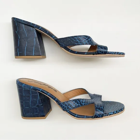 Free People Charlie V Block Heel Sandals Blue Croc Size 39 slides reptile boho