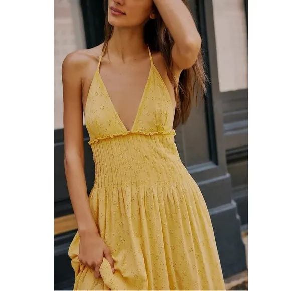 Free People Ethereal Bohemian Eyelet Lace Ruffle Halter Maxi Dress Large NEW