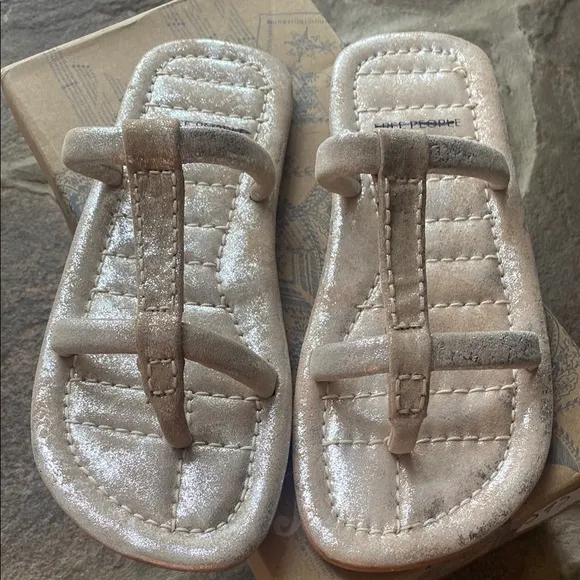 FREE PEOPLE Hadden Sandals Champagne silver cream gold metallic flats slides 8
