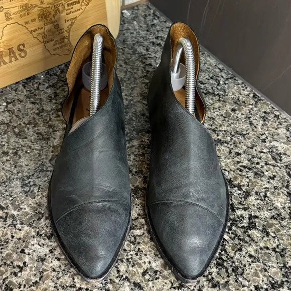 Free People Royale Black Leather Pointy Toe D’Orsay Flats Size 7 1/2