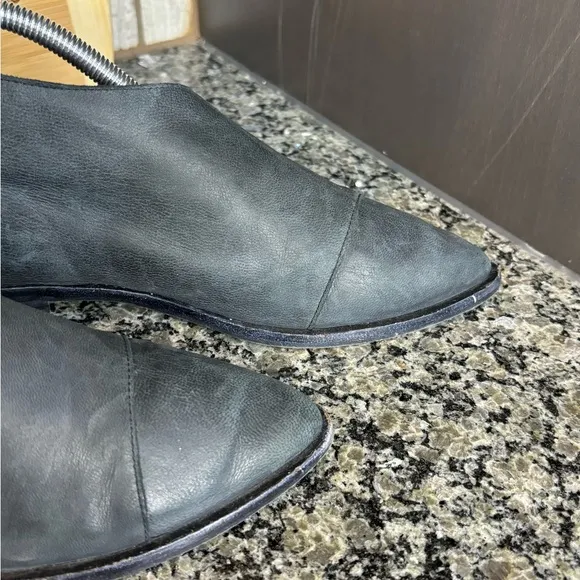 Free People Royale Black Leather Pointy Toe D’Orsay Flats Size 7 1/2